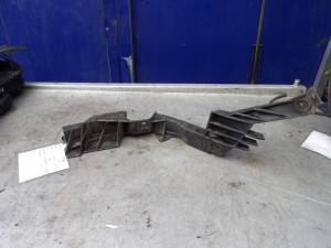 Volkswagen Golf IV ślizg zderzaka tylny prawy