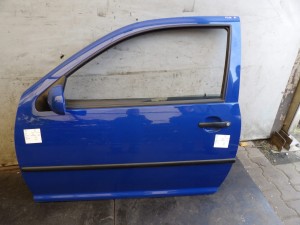Golf IV drzwi przednie lewe lak. LA5C