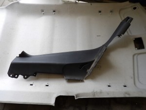 Audi Q5 8R osłona słupka tylna lewa 8R0867767B
