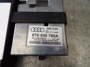AUDI Q5 8R przyłącze portu AMI 8T0035785A