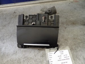 AUDI Q5 8R popielniczka 8K0857951