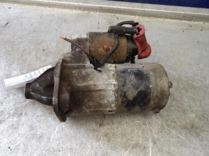 Mitsubishi Carisma rozrusznik 1,8GDI M000T81283 MD3561 04