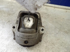 Audi Q5 8R poduszka silnika prawa 8K0199381