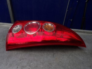 Mazda Premacy lampa tylna prawa lift