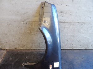 VW Golf IV błotnik przedni lewy lift lak. LC7U