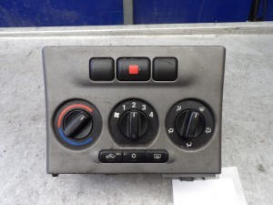 Opel Zafira A panel nawiewu, klimatyzacji 2,2TD B5690