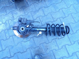 Peugeot 307 1,4-16V zawieszenie przednie prawe