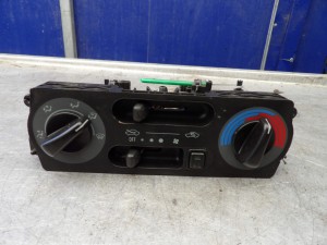 Daihatsu Sirion M100 panel nawiewu, klimatyzacji 1,0B