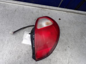 Daihatsu Sirion M100 lampa tylna prawa 220-51576