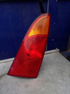 Ford Focus I lampa tylna prawa