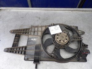 Lancia Musa 1,4 8V wentylator chłodnicy 823700600 B837