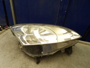 Peugeot Partner II Tepee lampa przednia prawa 89318005