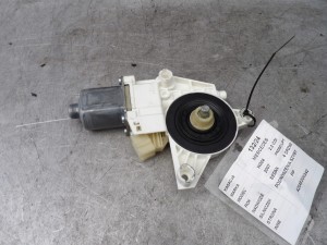 Mercedes W204 silniczek szyby przedniej prawej A2048200242 971132-100