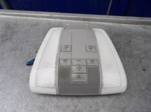 Mercedes W204 oświetlenie podsufitki A2048208501