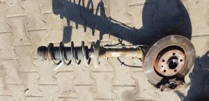 Skoda Octavia I 1,9TDI 66KW 90KM zawieszenie przednie lewe 1J0413031T