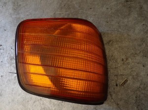 Mercedes W126 Coupe kierunkowskaz przedni prawy 1305233070 R