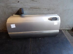Mercedes W126 Coupe drzwi przednie lewe lak. C273/1
