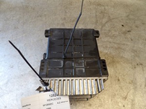 MERCEDES W126 COUPE SEC 1990r STEROWNIK SILNIKA 0075450032