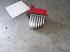Volkswagen Golf IV rezystor dmuchawy 1J0907521 657364M 5DS006467-01