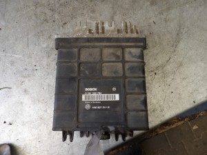 VW Golf III komputer, sterownik 0261200784, 1H0907311H