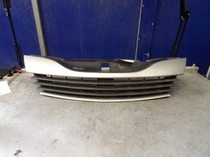 Renault Laguna II atrapa, grill 42137 lak. TEB66