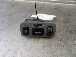 Toyota Yaris I panel lusterek
