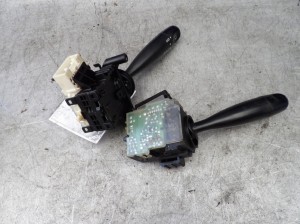 Toyota Yaris I przełącznik zespolony 1,0B