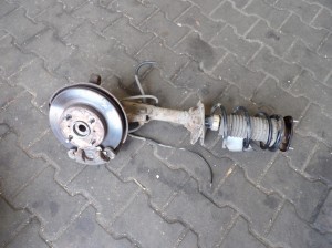 Toyota Yaris I amortyzator przedni prawy 1,0B