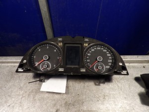 VW passat B6 2,0TDCI licznik 3C0920871T A2C53238928