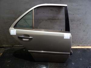 Mercedes W202 drzwi tylne prawe sedan