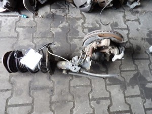 Toyota Corolla E15 1,6 zwrotnica zawieszenie przednie prawe