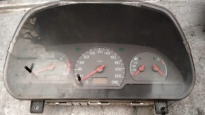 Volvo V40 1,9TD licznik 30864002 30864182