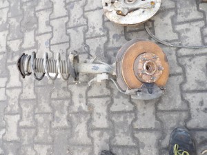 Volvo C30 zawieszenie przednie lewe 30748361 3M51-18K001-UCD