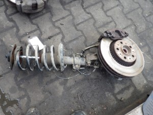 Volvo S60 2,5B 210KM zawieszenie przednie prawe 8667252A 824904553832