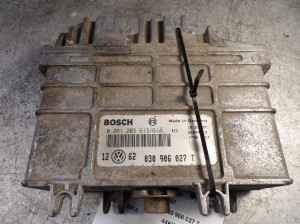 Volkswagen Golf III komputer, sterownik 0261203613, 030906027T