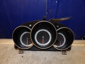Mazda 3 I licznik 4L BP4LA