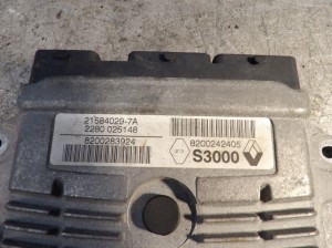 Renault Megane II komputer 8200242405 8200283924 S3000 21584029-7A