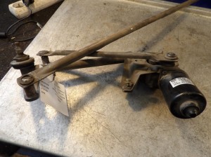 Mercedes A klasa W168 mechanizm wycieraczek A1688203442 404.696