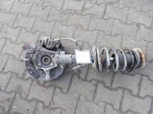Volvo S60 2,4D zawieszenie przednie prawe 9461944