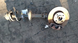 Dacia Logan I lift 1,6B zawieszenie przednie lewe