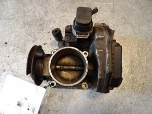 VW Lupo przepustnica 030133064F