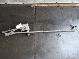 Mercedes W168 mechanizm wycieraczek przód A1688203442 404.696