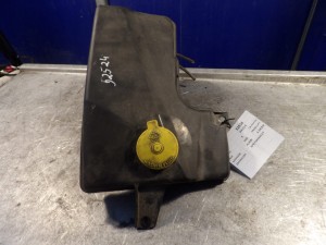Mazda 6 I zbiorniczek spryskiwaczy