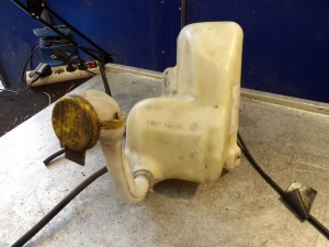 SAAB 93 - ZBIORNICZEK SPRYSKIWACZY