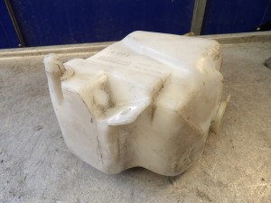 DAIHATSU SIRION M100 - ZBIORNIK SPRYSKIWACZY 860142-075