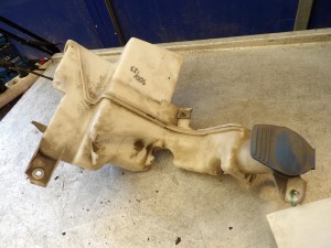 VW PASSAT B6 - ZBIORNICZEK SPRYSKIWACZY 3C0 955453