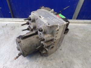 Mercedes Vito pompa ABS 6384460114