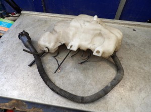 BMW E39 zbiornik spryskiwaczy 8364941A
