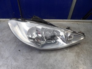 Peugeot 206 lampa przednia prawa 550-1120R-LHD
