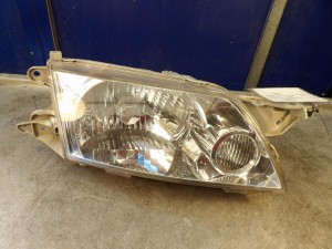 Mazda Premacy lampa przednia prawa